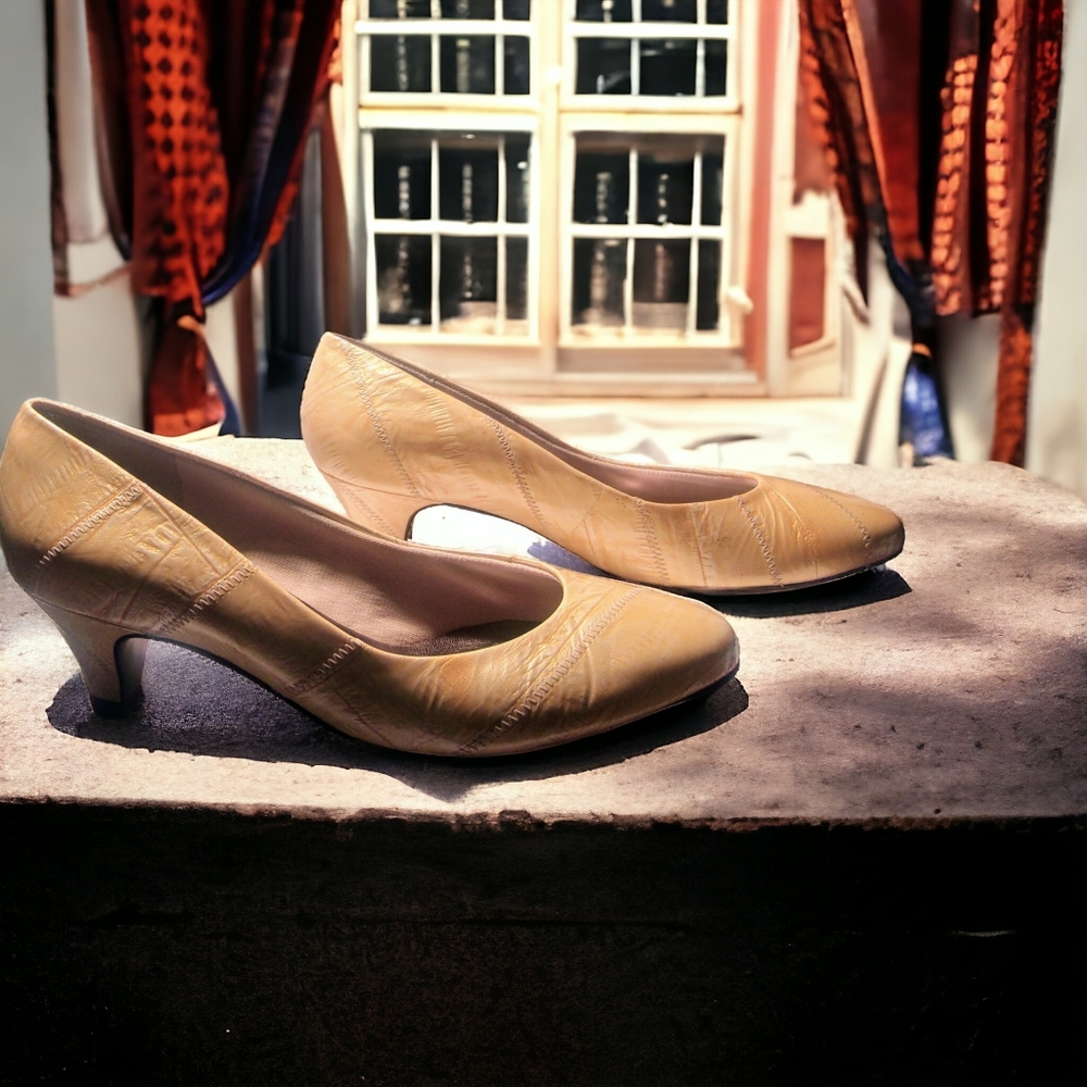 SELBY comfort flex | SWEET❣️🍋 Butter-Lemon Yellow Pumps, 2.5" Heel | EUC✨Size 6